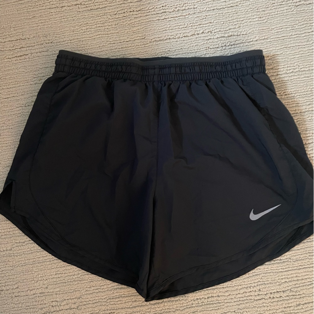 Nike tempo lux shorts
